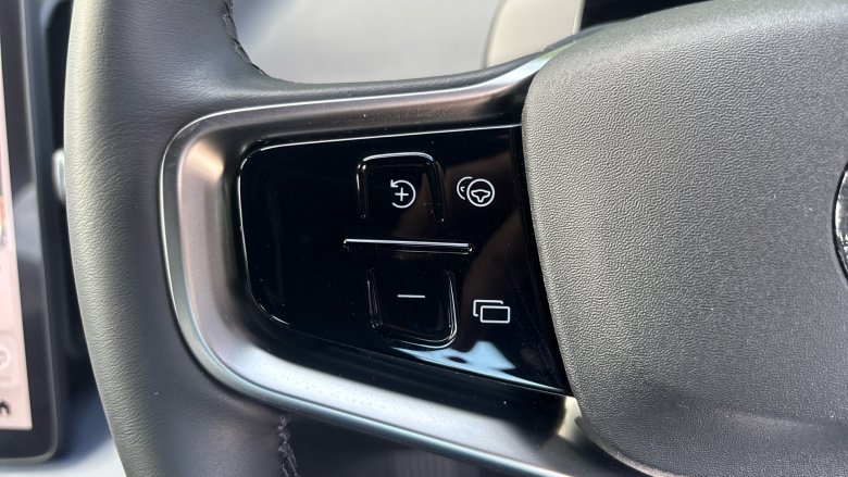 Volvo EX30 200kW SM Extended Range Plus 69kWh 5dr Auto Electric Estate